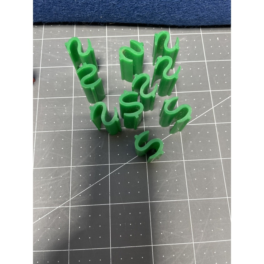 Race to Riches Wheeling Dealing Board Game 10 Green Token Replacement Parts